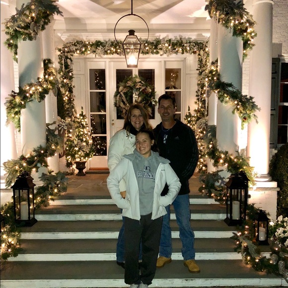 Meet your Posher, Christy - Picture 1 of 1